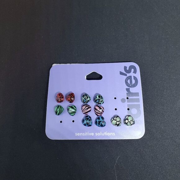 NWT Claire's 6 Pairs Animal Print Heart Earrings - Picture 2 of 2